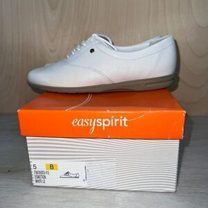 Easy Spirit ESMotion White Women's 5B